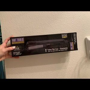 1” Hot Tools Professional Ceramic Hot Iron